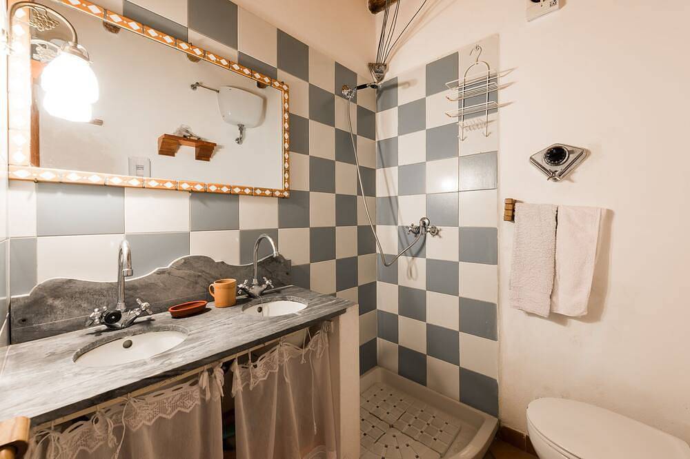 Ganze Wohnung, Blue Studio in Salina Äolischen Inseln bis 900 Meter vom Meer entfernt in Leni, Salina