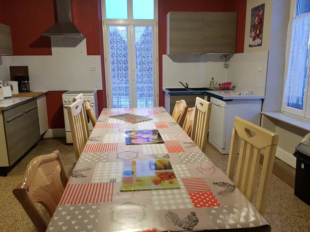 Gîte Chez la Marie, maison 5 chambres modulable 1 à 12 personnes in Épinal, Région d'Épinal