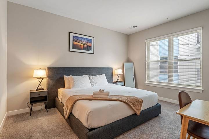 Vacation rental for 3 people, with pool and terrace, with pets in Indiana