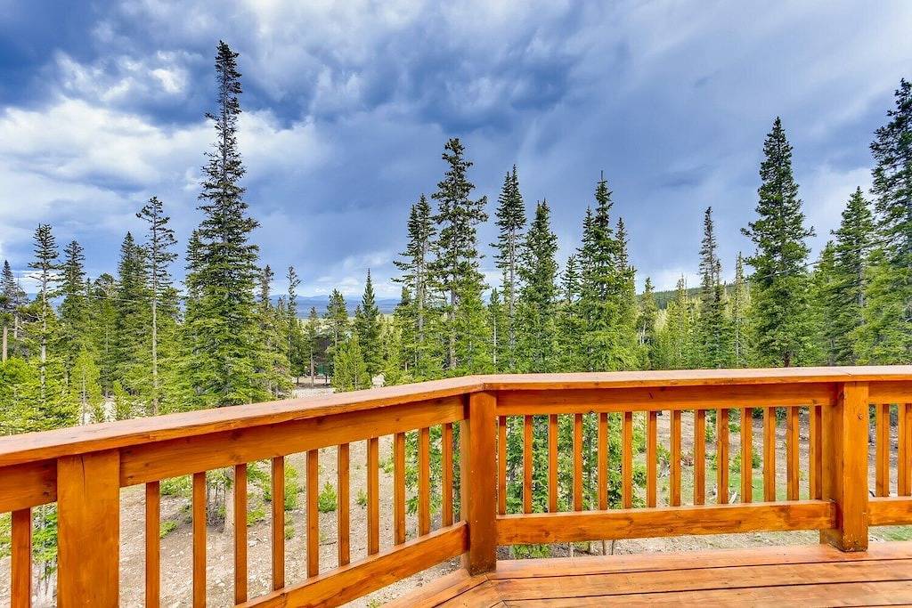 Quiet, Cozy Modern Mountain, Family Friendly Home w/Game room - Puma's Den in Park County