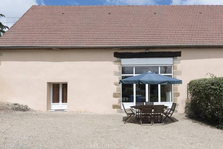 Gîte pour 4 personnes, avec Terrasse ainsi que Jardin et Piscine à Cressanges