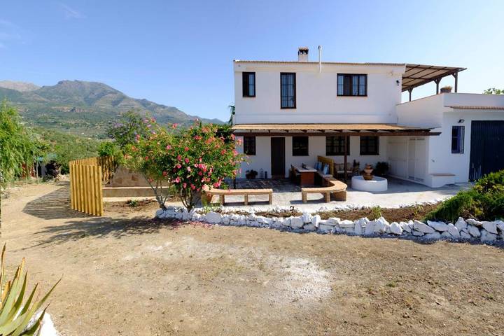 Casa de vacaciones para 6 personas, con piscina además de jardín y vistas - 1
