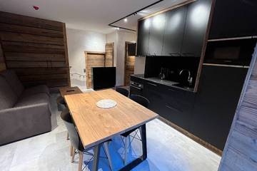 Gîte pour 4 personnes, avec sauna et jardin ainsi que jacuzzi et piscine à Rochesson