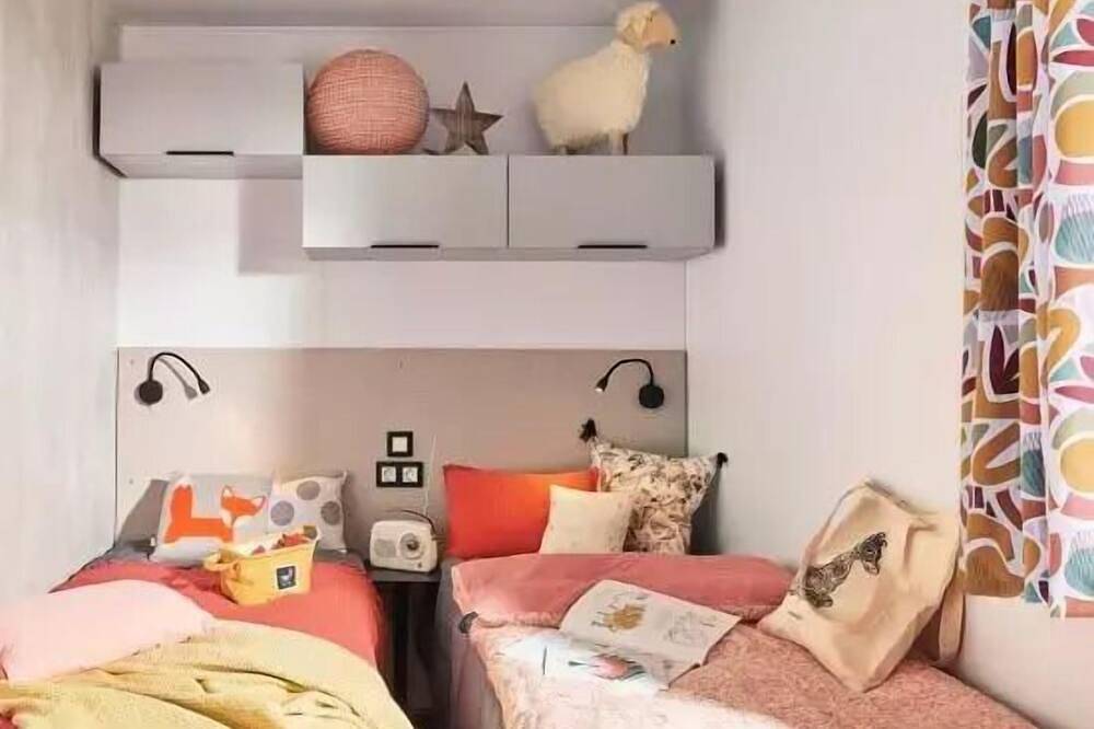 Mobil-home Confort Plus (2023-2024) - 2 chambres - 30m² 4 personnes in Ploemeur, Côte des Mégalithes