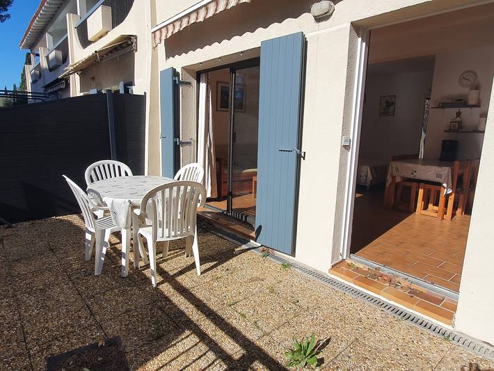 Ferielejlighed for 4 personer, med terrasse og pool - 1