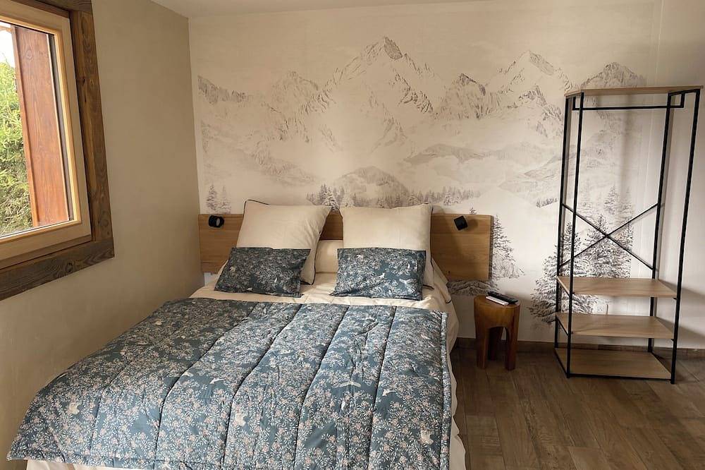 Chambre d'hôte overlooking the Grand Massif in a mountain chalet 900m above sea level in Verchaix, Bonneville region