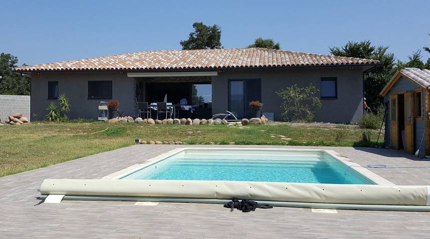 Gîte pour 2 personnes, avec Jardin et Piscine en Corse