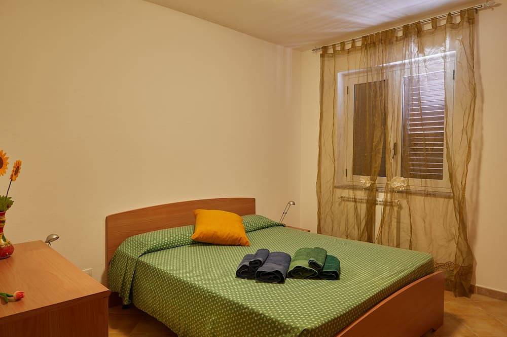 Ganze Wohnung, Zwei Zimmer in schöner Residenz auf 250 m vom Ionischen Meer, Badolato, Kalabrien in Badolato, Catanzaro Provinz