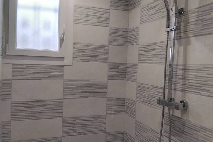 House 115m² with swimming pool, 20 min from Bordeaux center Tram 500m. in Eysines, Bordeaux und Umgebung