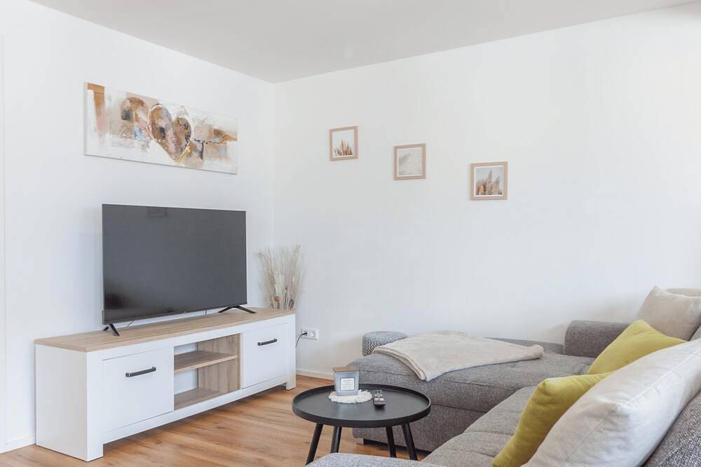 Ganze Wohnung, Njoy! Relax Apartment | Beuren Therme, Terrasse & Parkplatz in Beuren, Albsteig Etappe 9