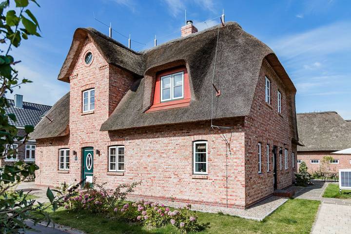 Ferienhaus für 6 Personen, mit Terrasse und Sauna in Oevenum