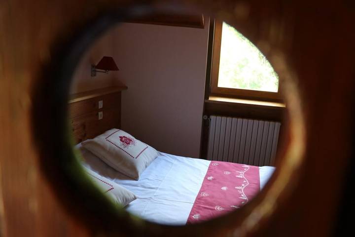 Hôtel pour 3 personnes, avec vue ainsi que terrasse et jardin à Villar-d'Arêne - 4