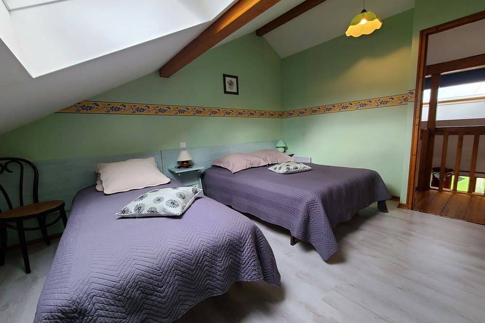 Geheel appartement, Cozy Mountain Getaway with Terrace, Near Spa & Casino in Le Val-d'Ajol, Parc naturel régional des Ballons des Vosges