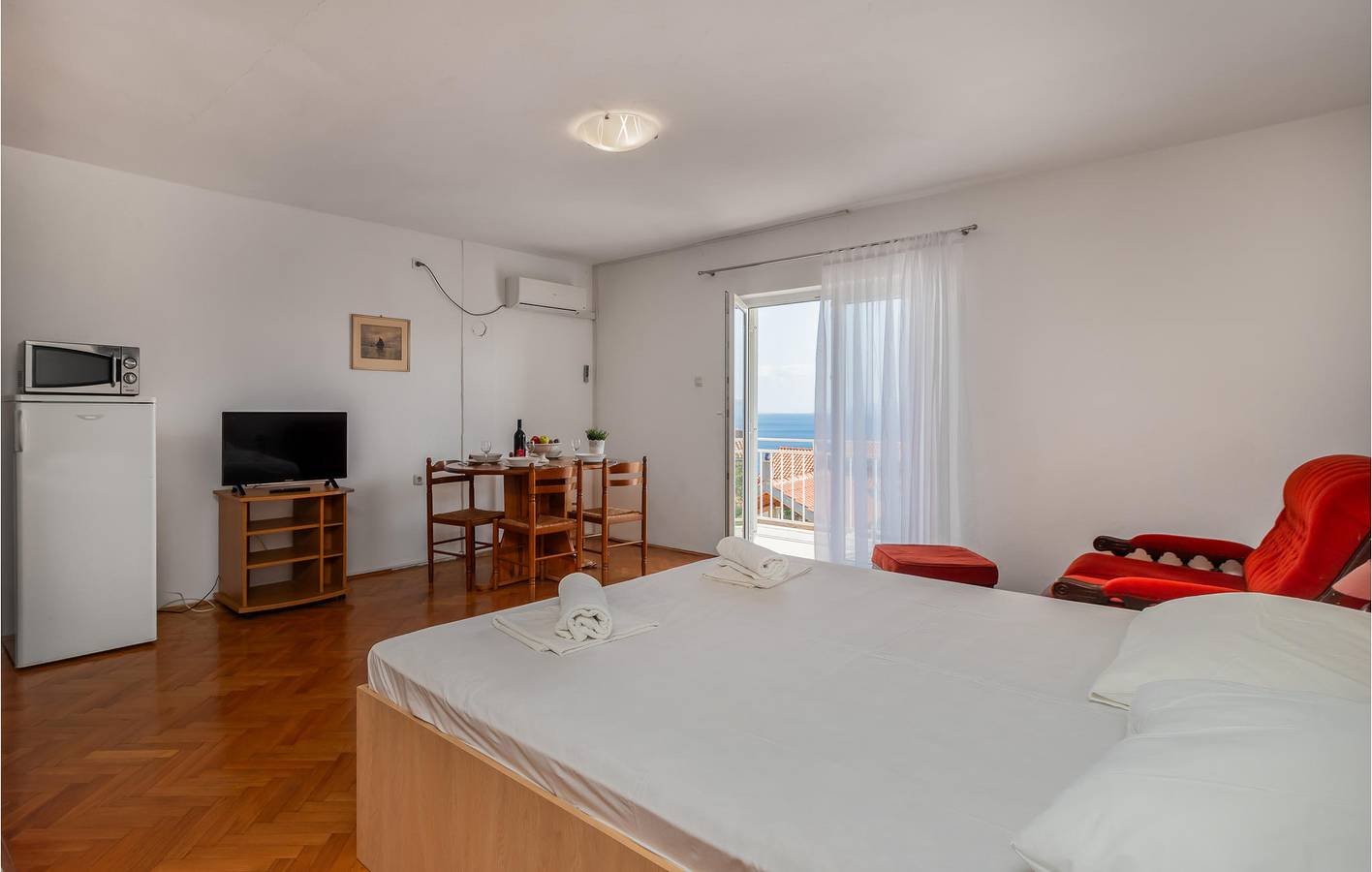 Ganze Ferienwohnung, Gemütliche Ferienwohnung mit Meerblick und Terrasse in der Nähe von Novi Vinodolski in Novi Vinodolski, Primorje-Gorski Kotar