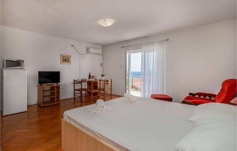 Ganze Ferienwohnung, Gemütliche Ferienwohnung mit Meerblick und Terrasse in der Nähe von Novi Vinodolski in Novi Vinodolski, Primorje-Gorski Kotar