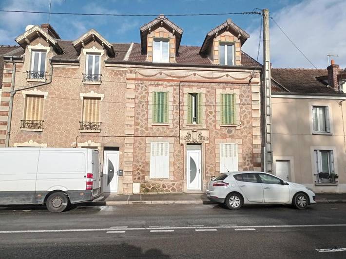 Gîte pour 3 personnes, avec terrasse à Saint-Jean-les-Deux-Jumeaux - 2