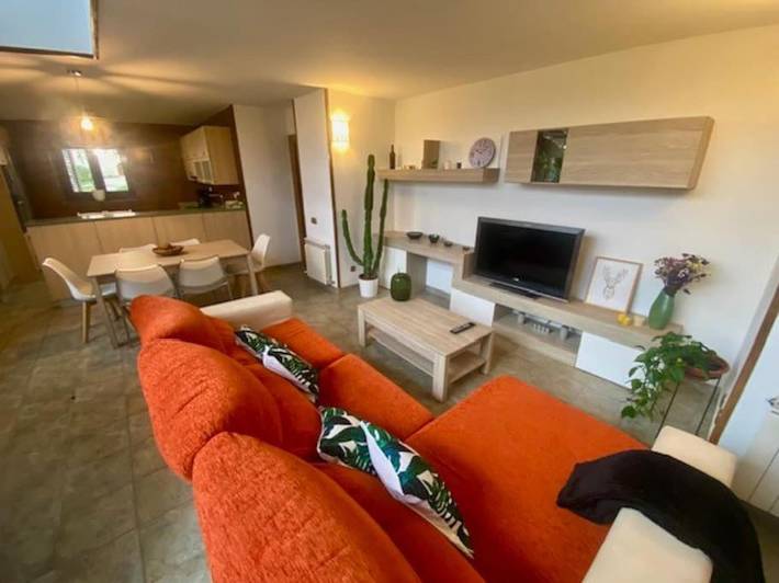 Casa rural para 6 personas, con Balcón y Terraza además de Jardín y Vistas en Cuenca de Pamplona - 4