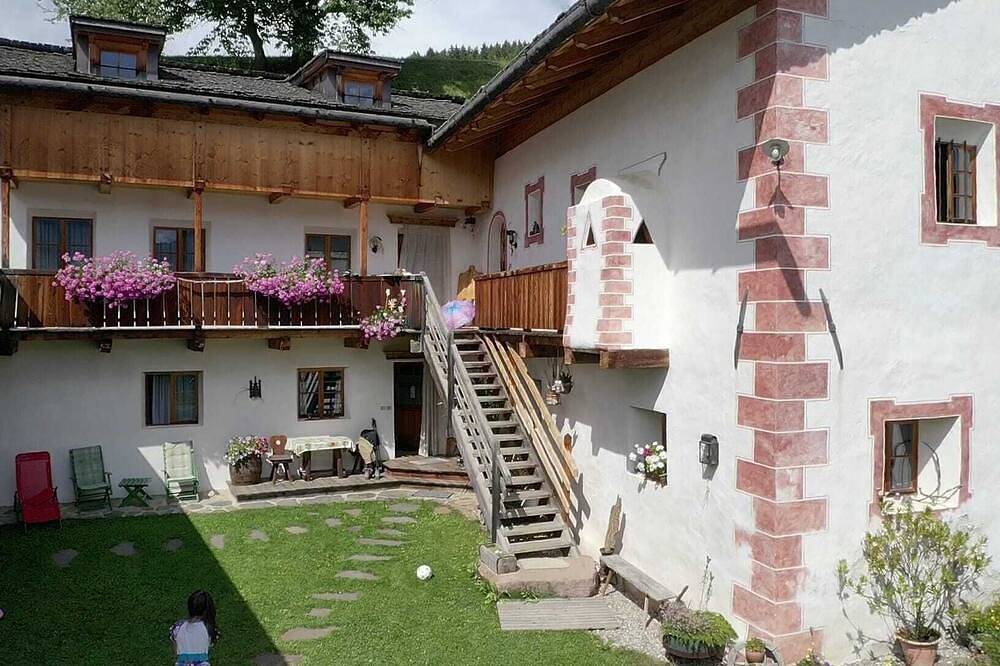 Ganze Wohnung, Fewo Prantschur - Ruhiger und traumhafter Familienurlaub mit \"Dolomiten\" Blick in Sankt Peter Tal, Lajen