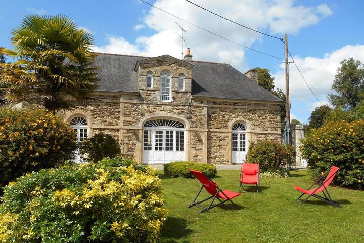 Maison de vacances pour 9 personnes, avec Terrasse et Jardin à Pontivy