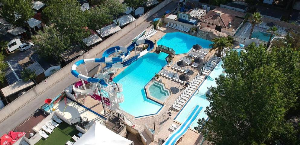 Camping pour 6 personnes, avec Jacuzzi et Terrasse ainsi que Piscine et Sauna