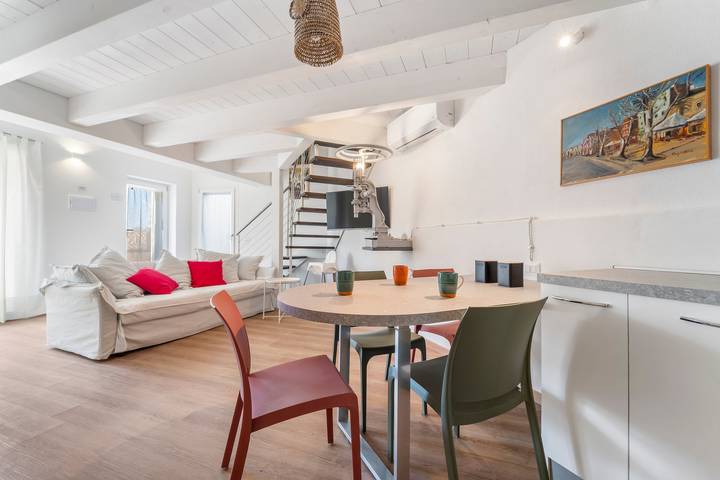Entire apartment, Apartment 'Casa Di Gaia' with Wi-Fi and Air Conditioning in Carloforte, Sulcis Iglesiente