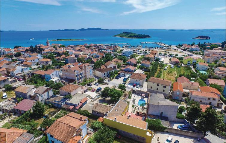 Ferienhaus für 10 Personen, mit Terrasse in Pakostane - 2