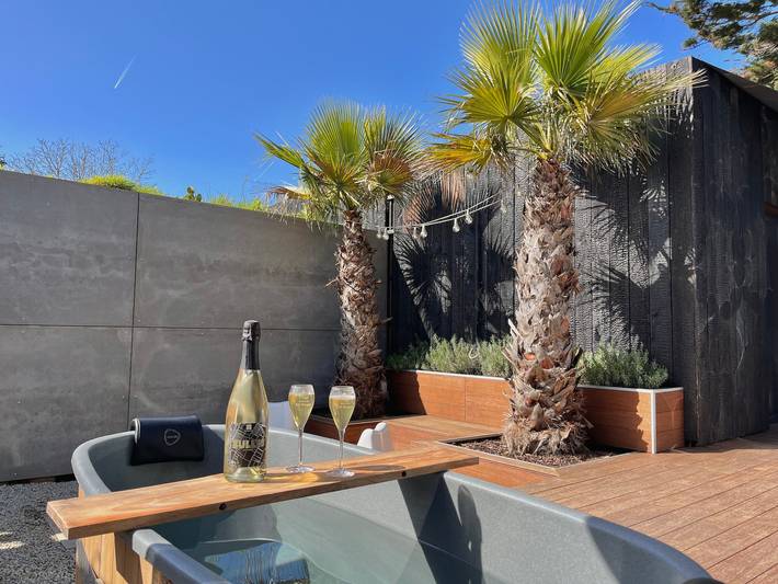 Location de vacances pour 2 personnes, avec jardin et jacuzzi dans Plage de la Ville Berneuf - 2