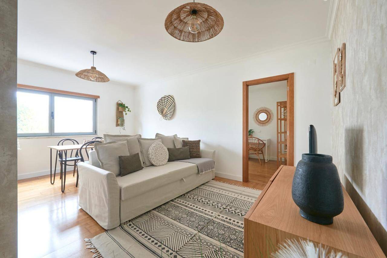 Apartamento inteiro, Apartment with Private Terrace & Car Garage in Benfica, Lisboa