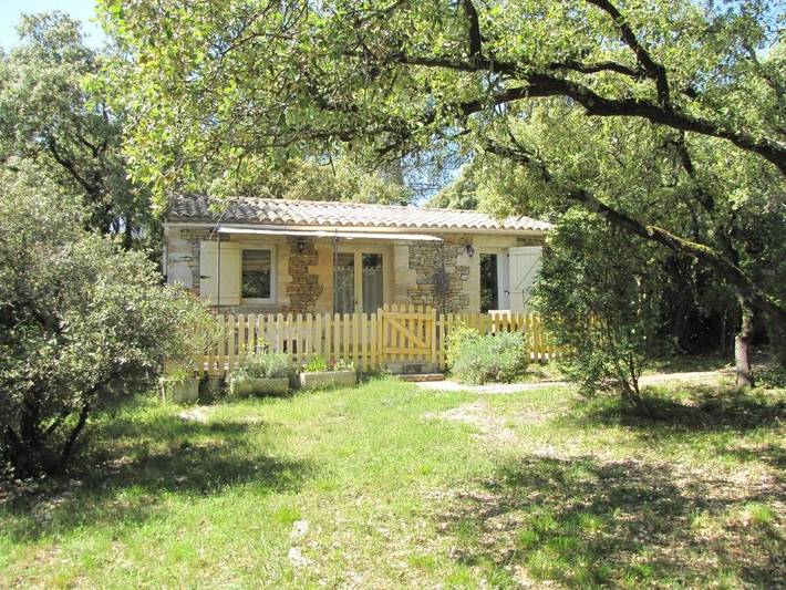 Location de vacances pour 4 personnes, avec piscine ainsi que vue et jardin, animaux acceptés à Galargues