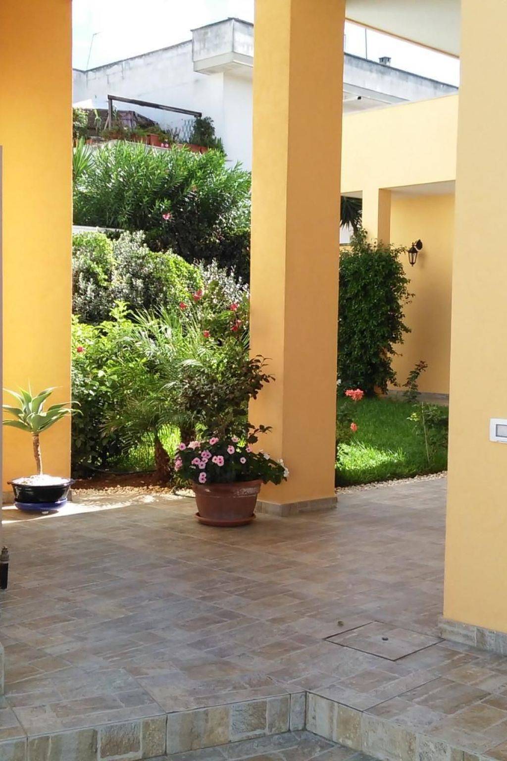 Entire apartment, Cozy Apartment Near Beaches & Dining, 2km from Racale & Taviano Center in Taviano, Gulf of Taranto