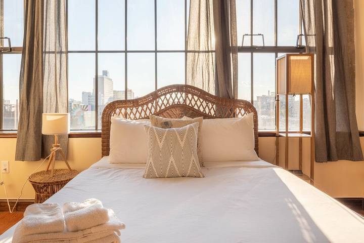 Loft for 3 people, with pets in Philadelphia