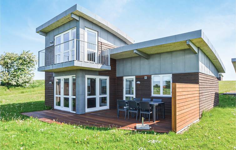 Ferienhaus für 8 Personen, mit Terrasse und Sauna sowie Whirlpool, mit Haustier