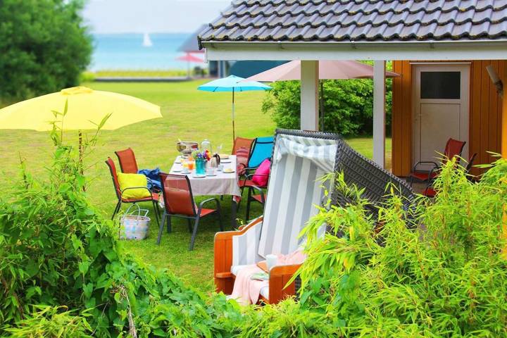 Ferienhaus für 8 Personen, mit Whirlpool und Terrasse sowie Garten und Sauna in Steinbergkirche