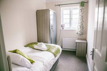 Holiday Home for 4 People in Plymouth, South West England, Photo 1