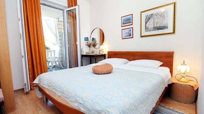 Chambre pour 2 personnes, avec piscine et terrasse - 1