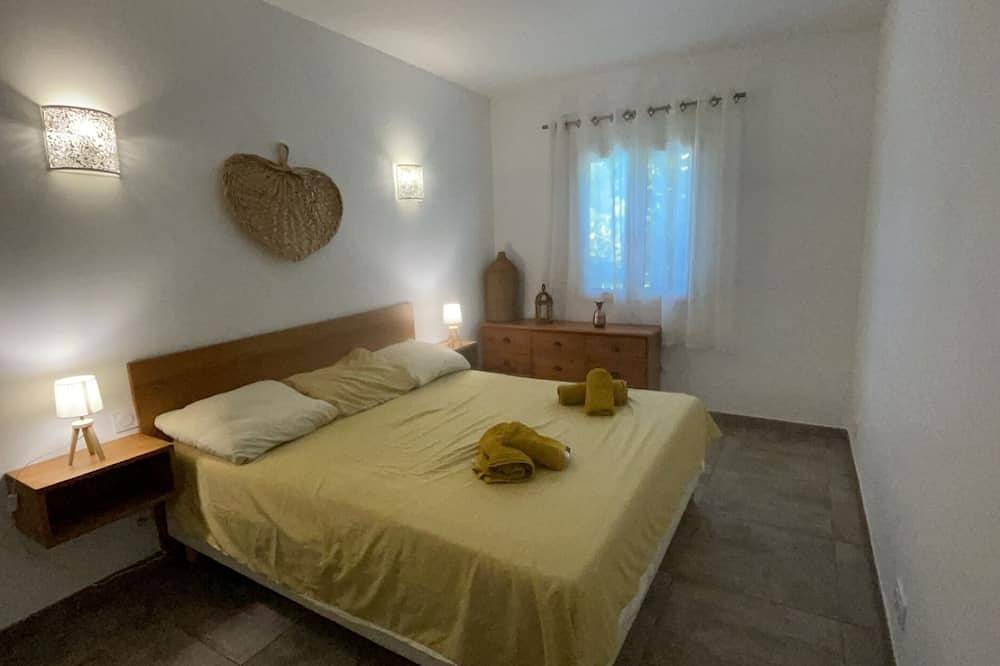 Villa near beach with pool in Sainte-Lucie de Porto-Vecchio, Zonza