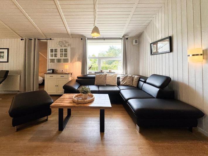 Ferienhaus für 12 Personen, mit Garten und Pool sowie Whirlpool und Sauna, mit Haustier in der Lübeck