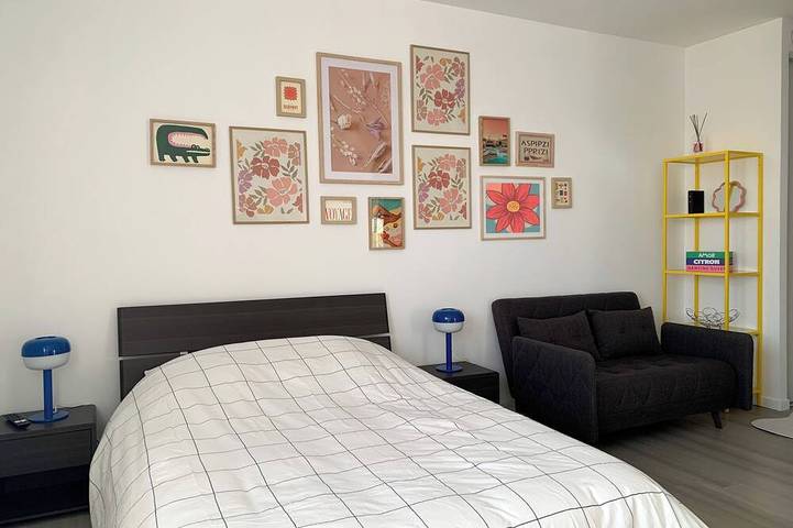 Ganze Wohnung, Studio Colonel à Rochefort - Proche Thermes + Parking privé 🚗 in Rochefort, Rochefort und Umgebung