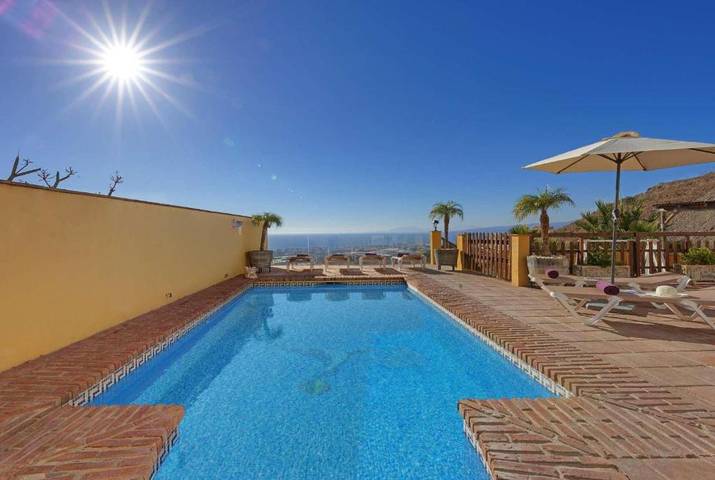 Chalet para 8 personas, con balcón además de jacuzzi y jardín en Axarquía - 4