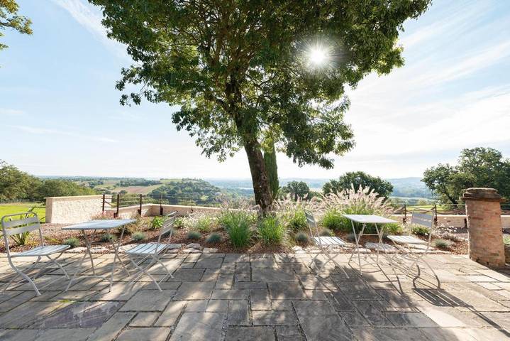 Location de vacances pour 6 personnes, avec piscine ainsi que jardin et vue à Castelnau-de-Lévis - 2