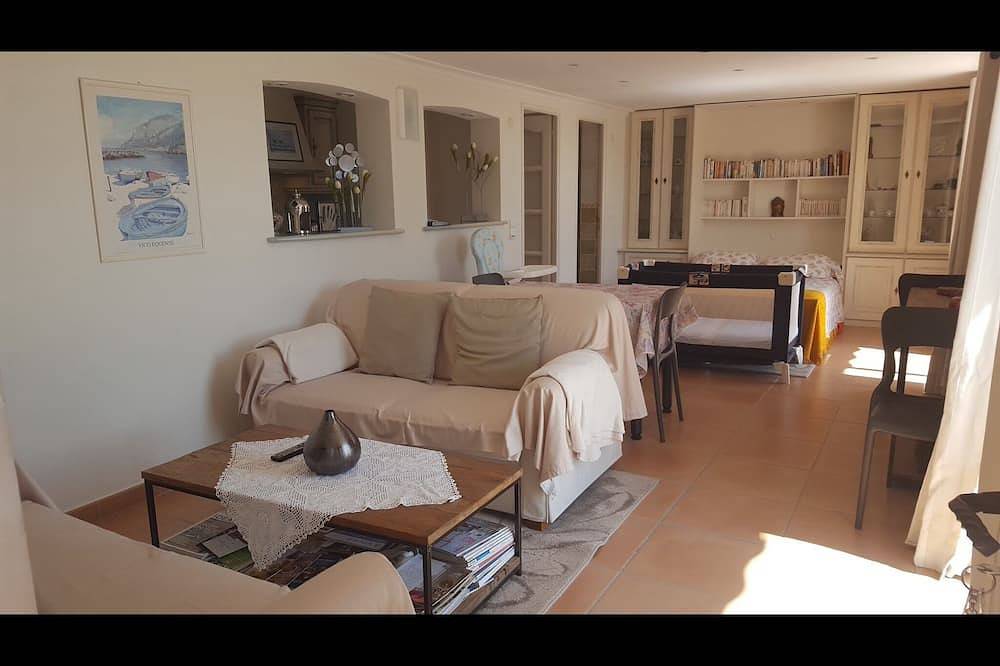 Apartamento entero, Permanente Casa vista a la piscina wifi mar Aparcamiento in Saint-André-de-la-Roche, Nizza Region
