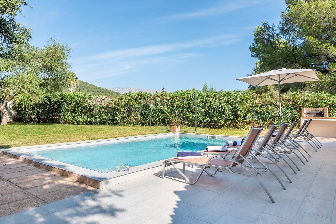Encantadora casa de vacaciones "Vaumera" con vistas a la montaña in Crestatx, Sa Pobla