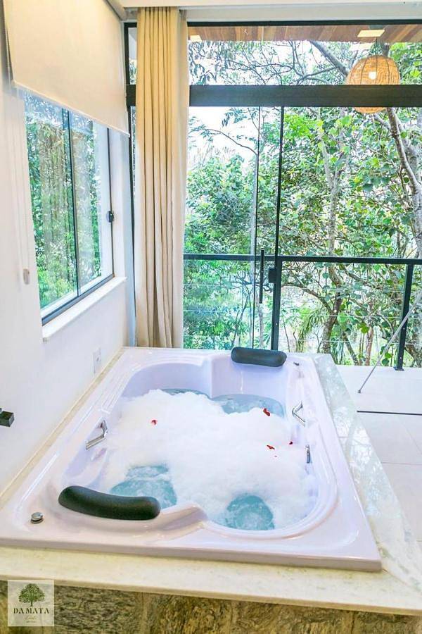Cabanas para 2 pessoas, com balcão e vista e ainda vista para o lago em Lindoia