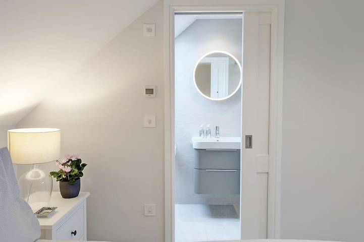 The Town House - sleeps 6 guests  in 3 bedrooms in Chichester, South Downs