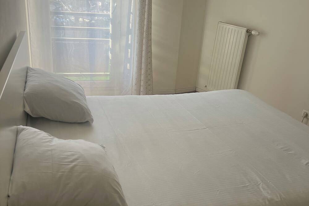 Entire apartment, Large, Bright Apartment in Rosny-sous-Bois, Seine-Saint-Denis