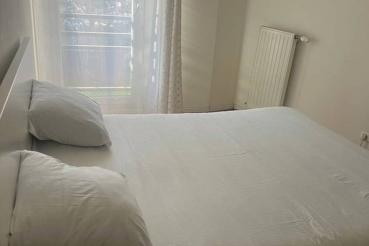 Ganze Wohnung, Large, Bright Apartment in Rosny-sous-Bois, Seine-Saint-Denis
