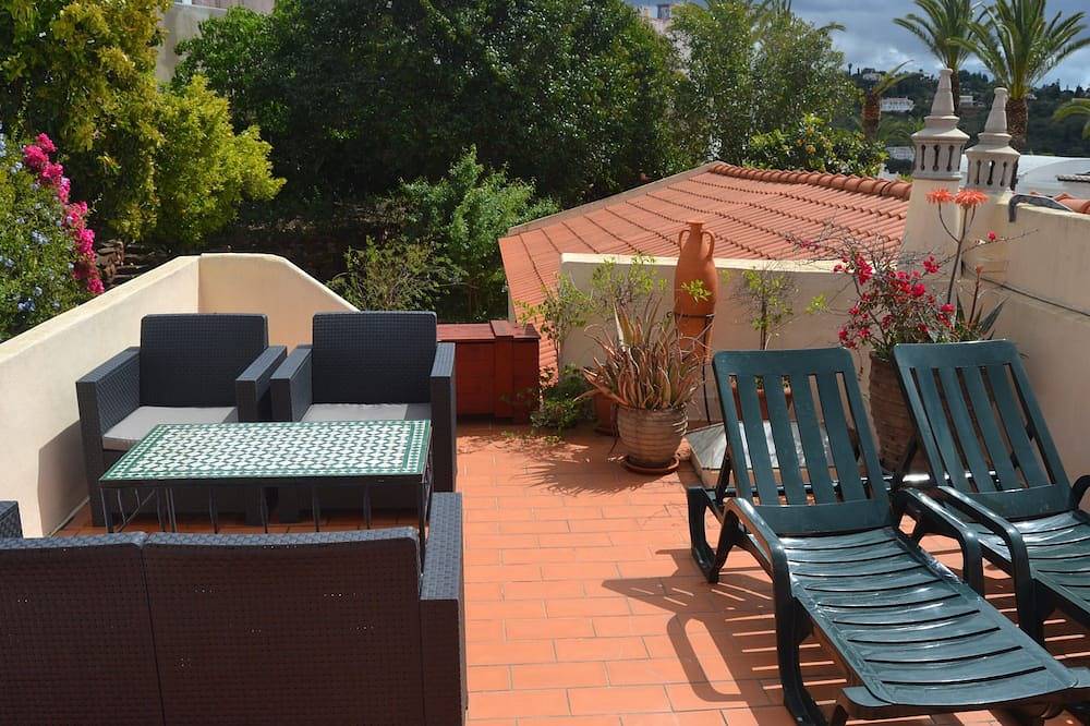 2 Schlafzimmer Reihenhaus mit charmantem Garten im historischen Zentrum von Silves in Silves, Faro Distrikt