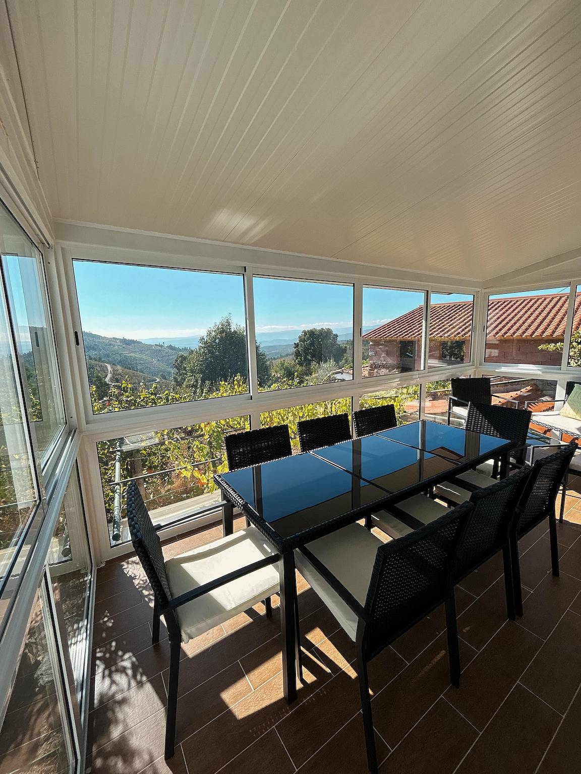 Landhaus 'Vale Dos Vascos' mit Bergblick, Wlan und Klimaanlage in Oleiros, Aldeias de Xisto