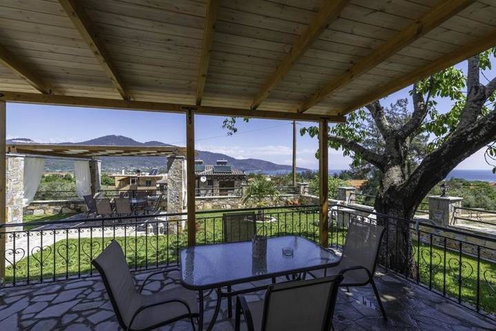 Villa für 12 Personen, mit Garten und Ausblick sowie Pool auf Thassos - 4