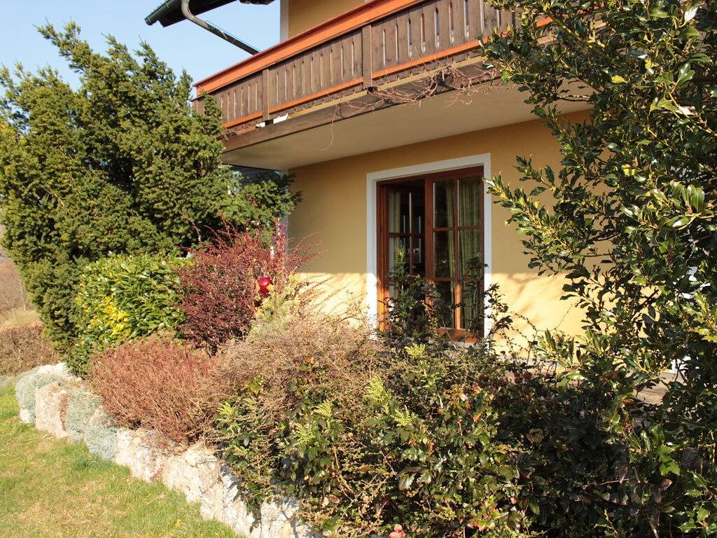 Ruhige Ferienwohnung mit Seeblick in Eggelsberg, Braunau am Inn